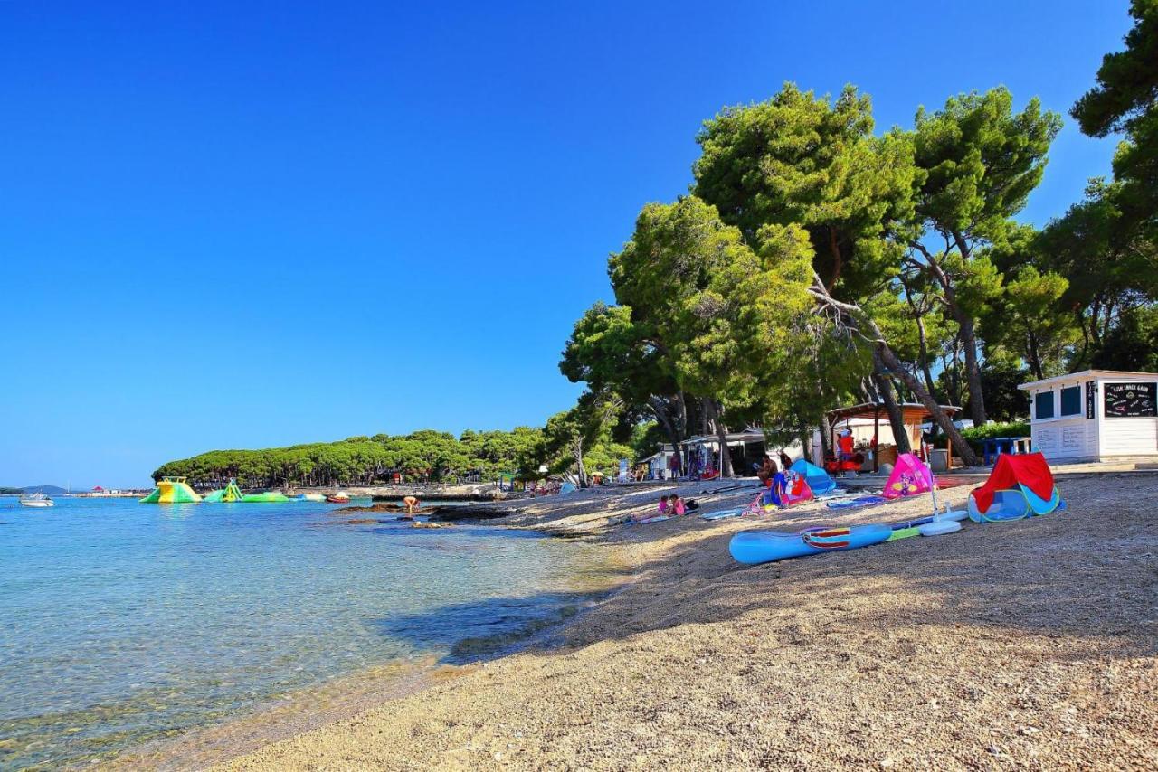 Biograd Mobile Home Oasis بيوغْغاد نا موغو المظهر الخارجي الصورة