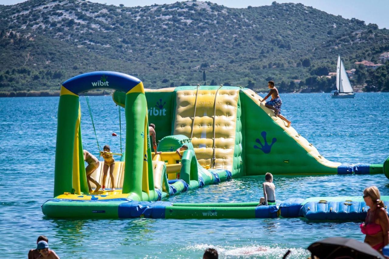 Biograd Mobile Home Oasis بيوغْغاد نا موغو المظهر الخارجي الصورة